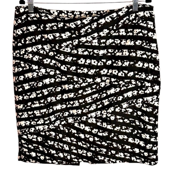 White House Black Market Dresses & Skirts - WHBM Black and White Floral Women's Skirt Size 14